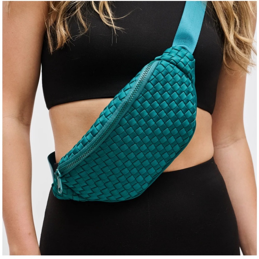 Sol and Selene Aim High Belt Bag NWOT